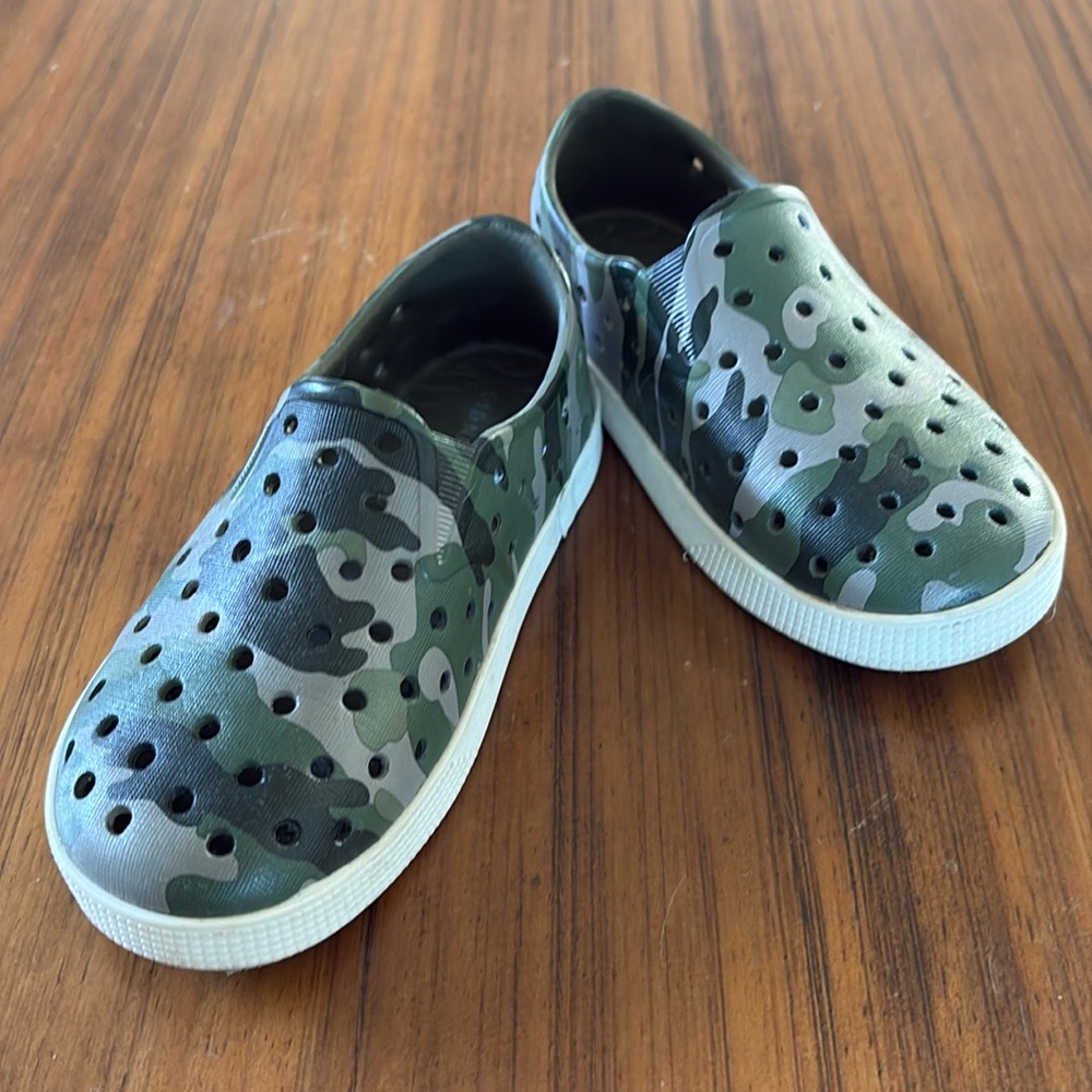 Old Navy Kids Vinyl Shoes Toddler Size 9